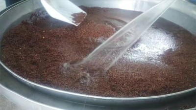 夏季用白酒釀造設(shè)備做固態(tài)酒，忽視這個(gè)泡糧細(xì)節(jié)，小心感染雜菌