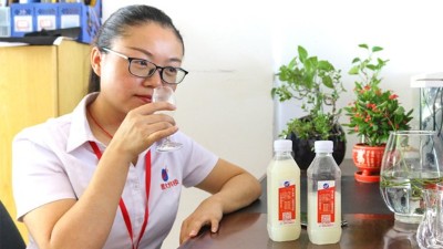 在雅大白酒蒸餾設(shè)備品酒師眼中，好酒一條線被稱為好酒的標準！