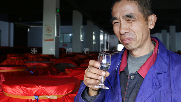 用小型燒酒設(shè)備釀的白酒上頭，揪出這一物還你健康美酒？