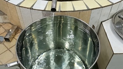 用烤酒設(shè)備釀酒的老師傅，為什么每次出酒率都那么高？