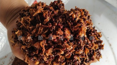用白酒蒸餾設(shè)備做固態(tài)酒升溫猛？只需發(fā)酵時(shí)加上它。